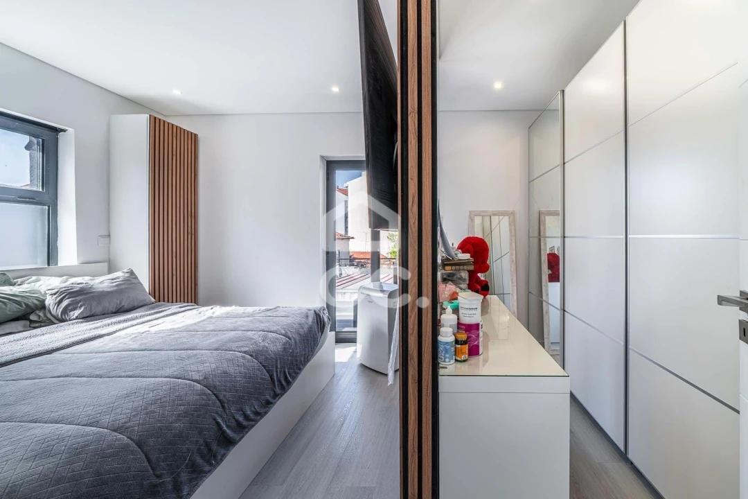 Moradia T5 para Venda em Santa Marinha e São Pedro da Afurada Foto 7