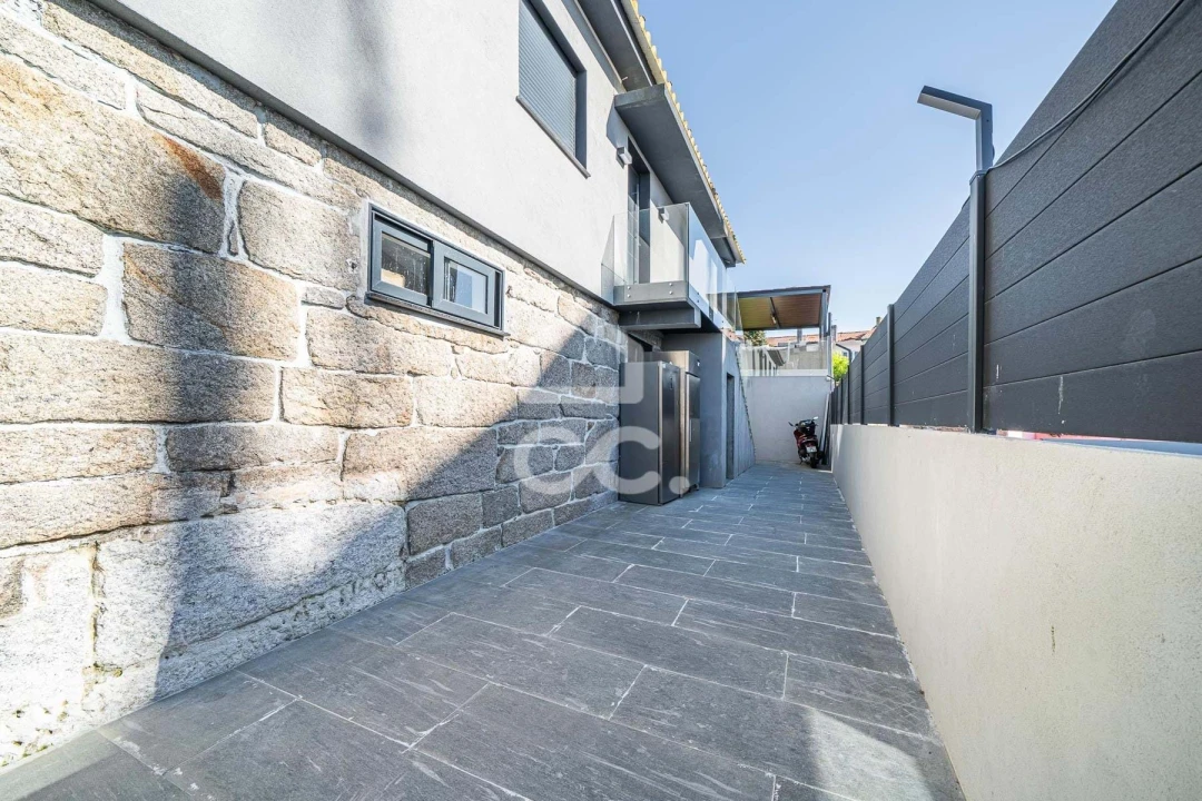 Moradia T5 para Venda em Santa Marinha e São Pedro da Afurada Foto 28