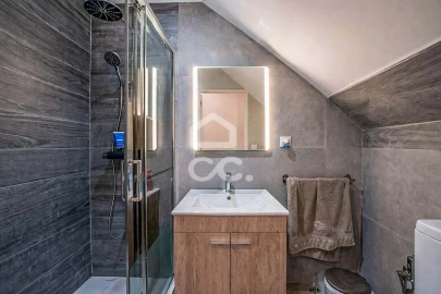 Moradia T5 para Venda em Santa Marinha e São Pedro da Afurada