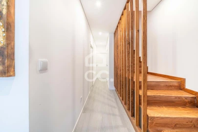 Moradia T5 para Venda em Santa Marinha e São Pedro da Afurada