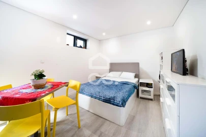 Moradia T5 para Venda em Santa Marinha e São Pedro da Afurada