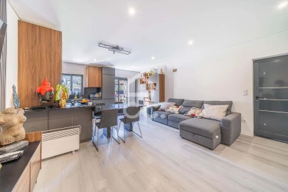 Moradia T5 para Venda em Santa Marinha e São Pedro da Afurada