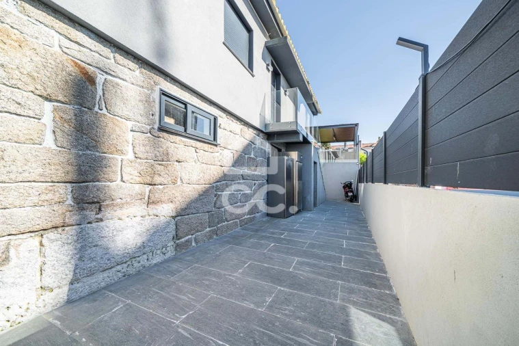 Moradia T5 para Venda em Santa Marinha e São Pedro da Afurada Foto 28