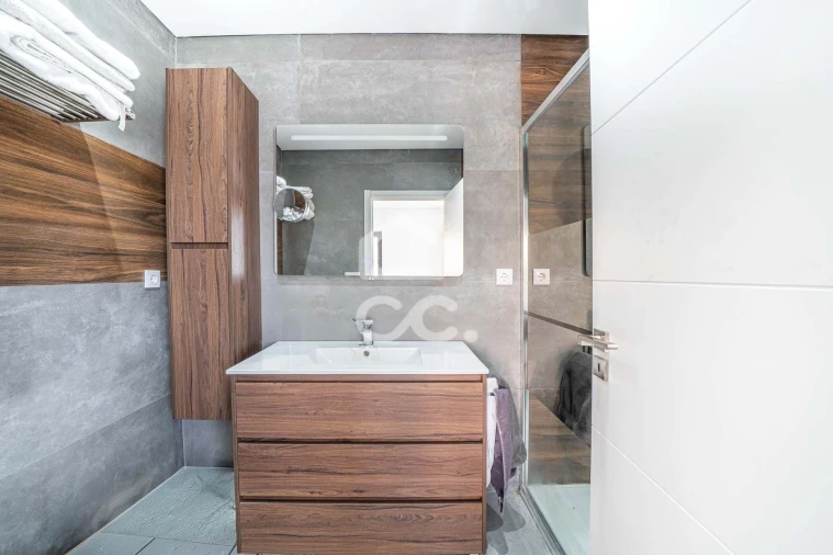 Moradia T5 para Venda em Santa Marinha e São Pedro da Afurada Foto 16