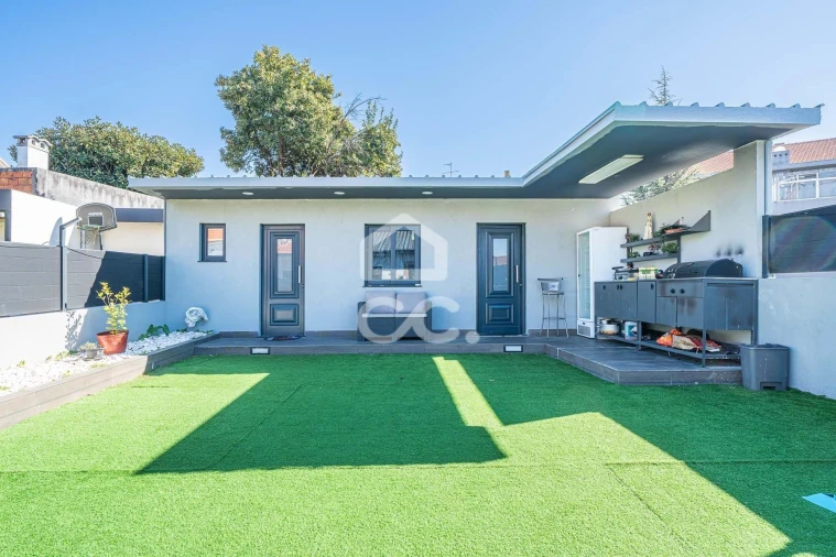 Moradia T5 para Venda em Santa Marinha e São Pedro da Afurada Foto 23