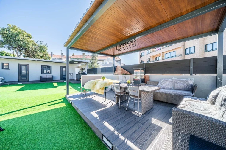 Moradia T5 para Venda em Santa Marinha e São Pedro da Afurada Foto 22