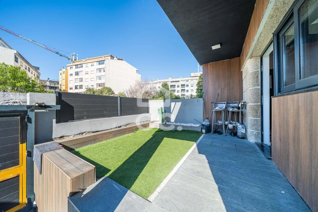 Moradia T5 para Venda em Santa Marinha e São Pedro da Afurada Foto 27