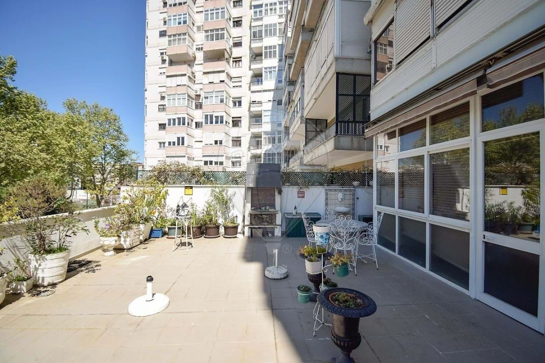 Apartamento T3 para Venda em São Domingos de Benfica Foto 27