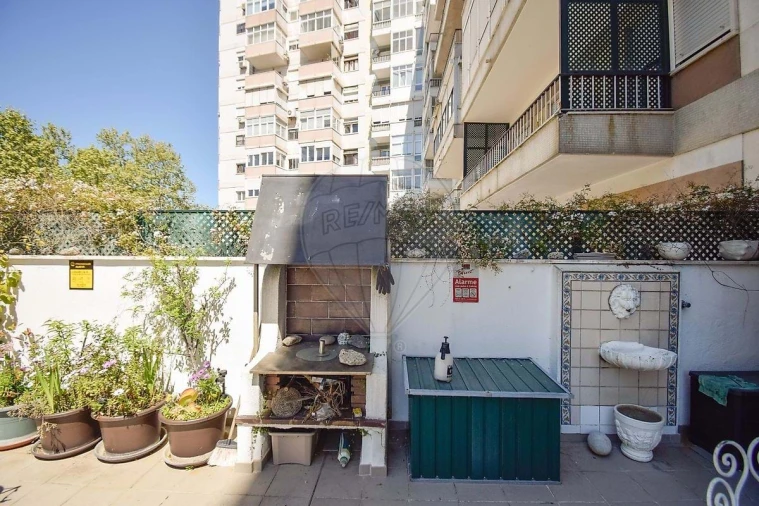 Apartamento T3 para Venda em São Domingos de Benfica Foto 30