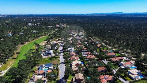 Terreno para Venda em Charneca de Caparica e Sobreda