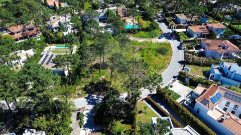 Terreno para Venda em Charneca de Caparica e Sobreda