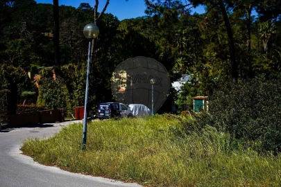Terreno para Venda em Charneca de Caparica e Sobreda