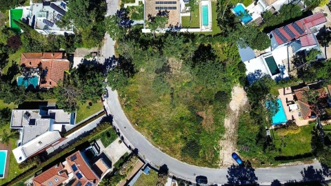 Terreno para Venda em Charneca de Caparica e Sobreda