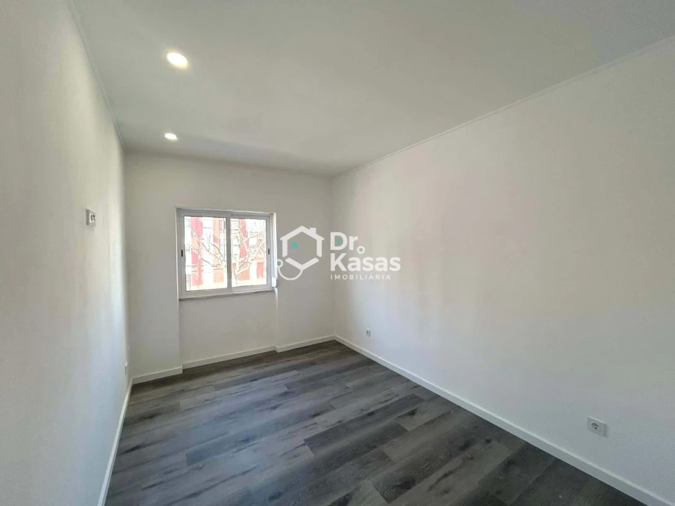Apartamento T2 para Venda em Baixa da Banheira e Vale da Amoreira Foto 10