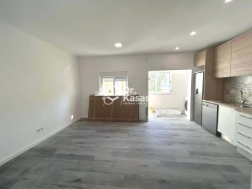 Apartamento T2 para Venda em Baixa da Banheira e Vale da Amoreira
