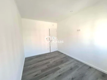 Apartamento T2 para Venda em Baixa da Banheira e Vale da Amoreira
