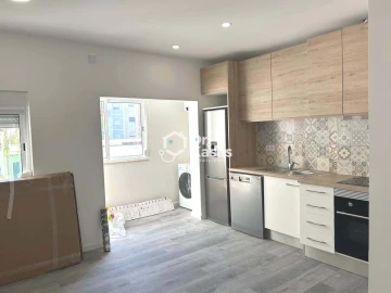 Apartamento T2 para Venda em Baixa da Banheira e Vale da Amoreira