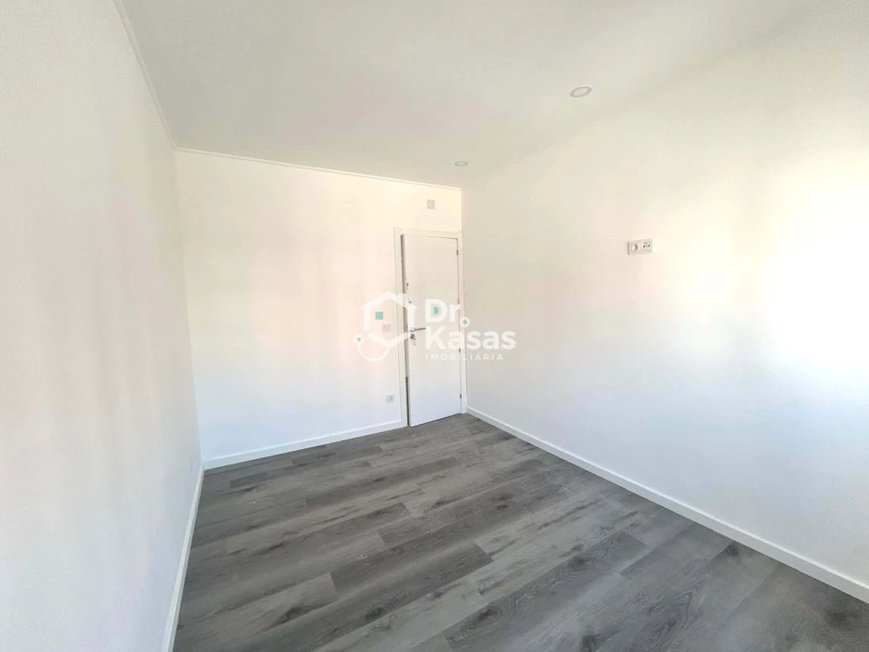 Apartamento T2 para Venda em Baixa da Banheira e Vale da Amoreira Foto 27