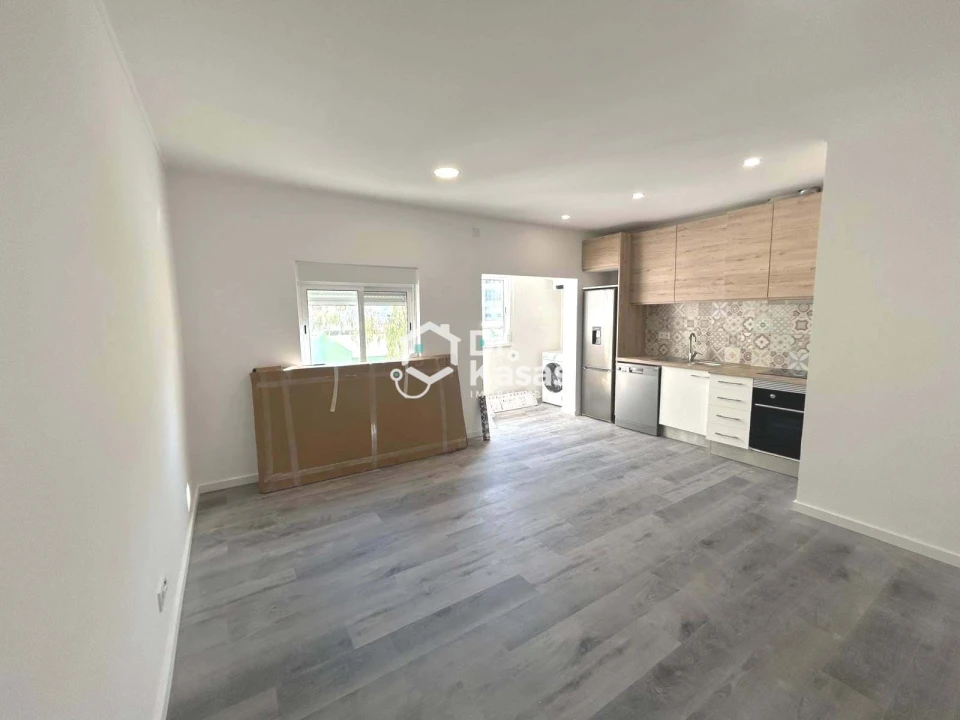 Apartamento T2 para Venda em Baixa da Banheira e Vale da Amoreira Foto 2