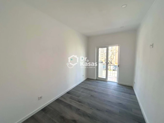 Apartamento T2 para Venda em Baixa da Banheira e Vale da Amoreira Foto 4