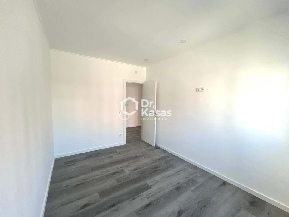 Apartamento T2 para Venda em Baixa da Banheira e Vale da Amoreira Foto 26