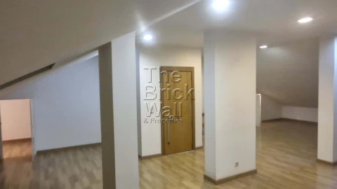 Apartamento T3 para Arrendamento em Benfica