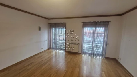 Apartamento T3 para Arrendamento em Benfica