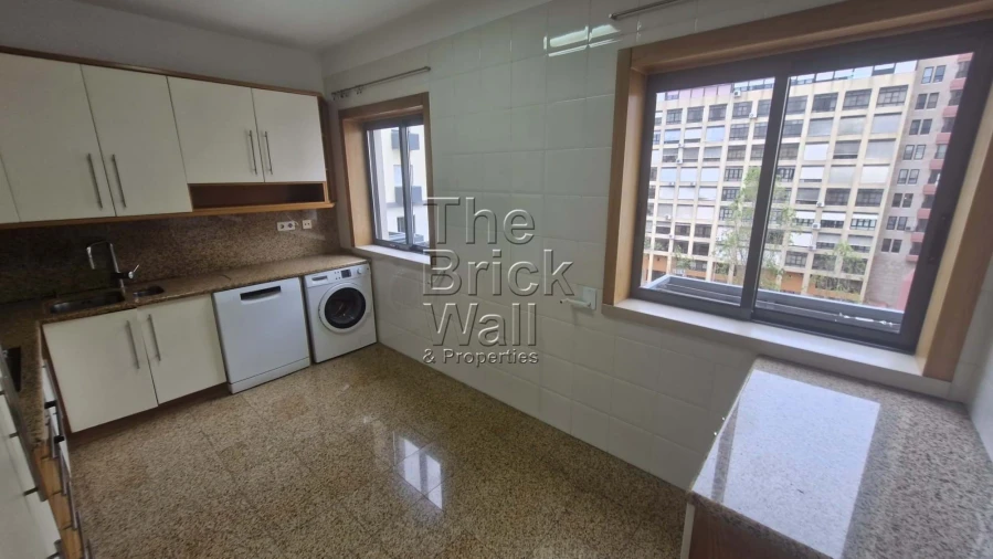 Apartamento T3 para Arrendamento em Benfica Foto 3