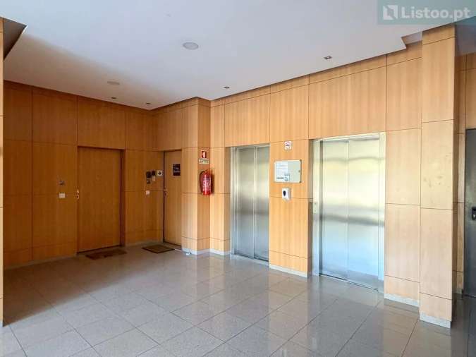 Apartamento T2 para Venda em Sacavém e Prior Velho Foto 28