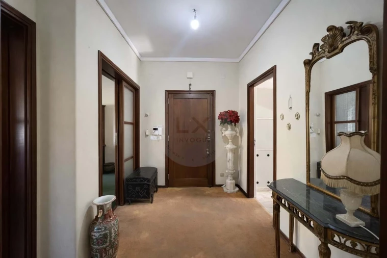 Apartamento T5 para Venda em Lumiar Foto 12