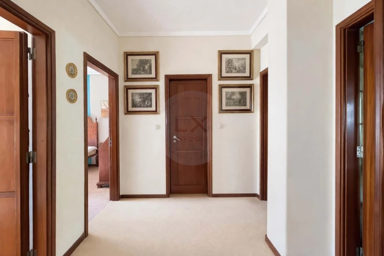 Apartamento T5 para Venda em Lumiar Foto 14