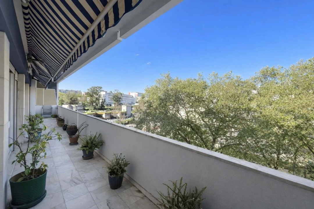 Apartamento T5 para Venda em Lumiar Foto 4