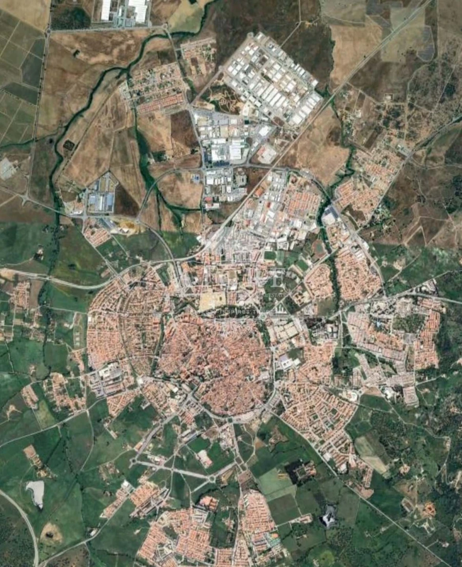 Terreno para Venda em Évora (São Mamede, Sé, São Pedro e Santo Antão) Foto 2