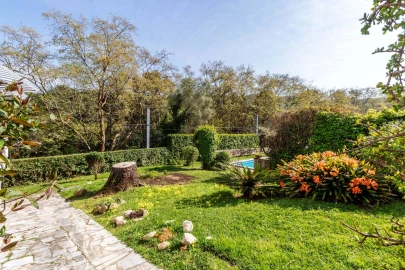 Moradia T8 para Venda em Colares