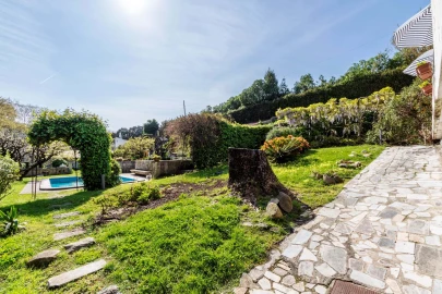 Moradia T8 para Venda em Colares