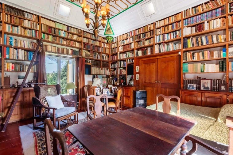 Moradia T8 para Venda em Colares Foto 67