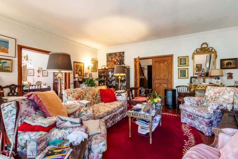 Moradia T8 para Venda em Colares Foto 50