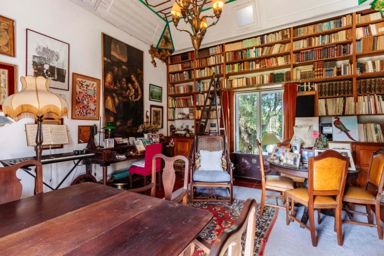 Moradia T8 para Venda em Colares Foto 60