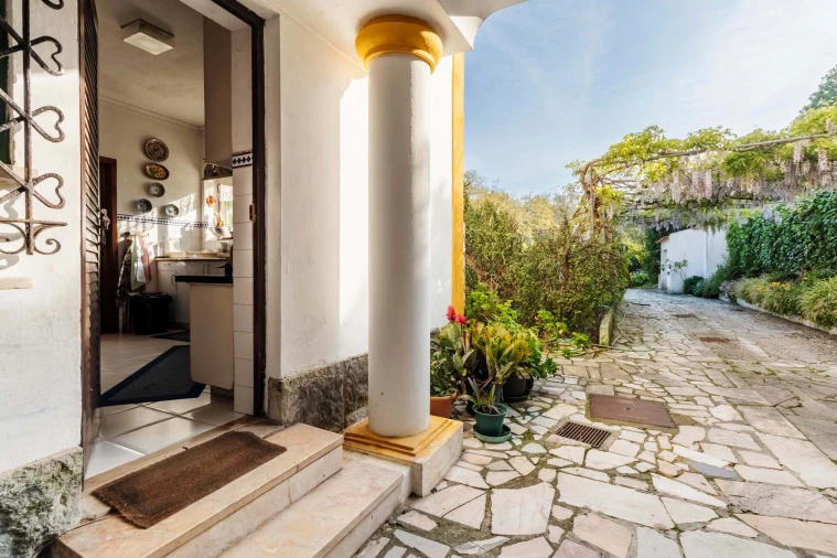 Moradia T8 para Venda em Colares Foto 30