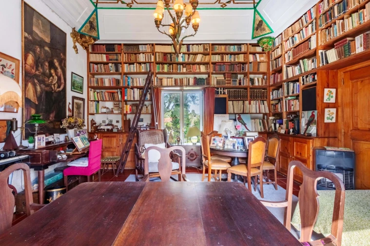 Moradia T8 para Venda em Colares Foto 61