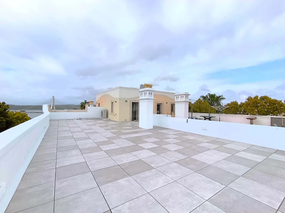 Apartamento T2 para Venda em Estômbar e Parchal Foto 16