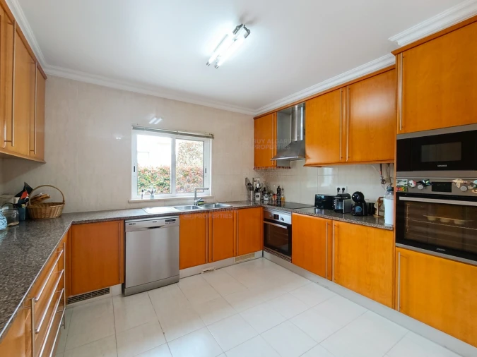 Moradia T4 para Venda em Portimão Foto 12
