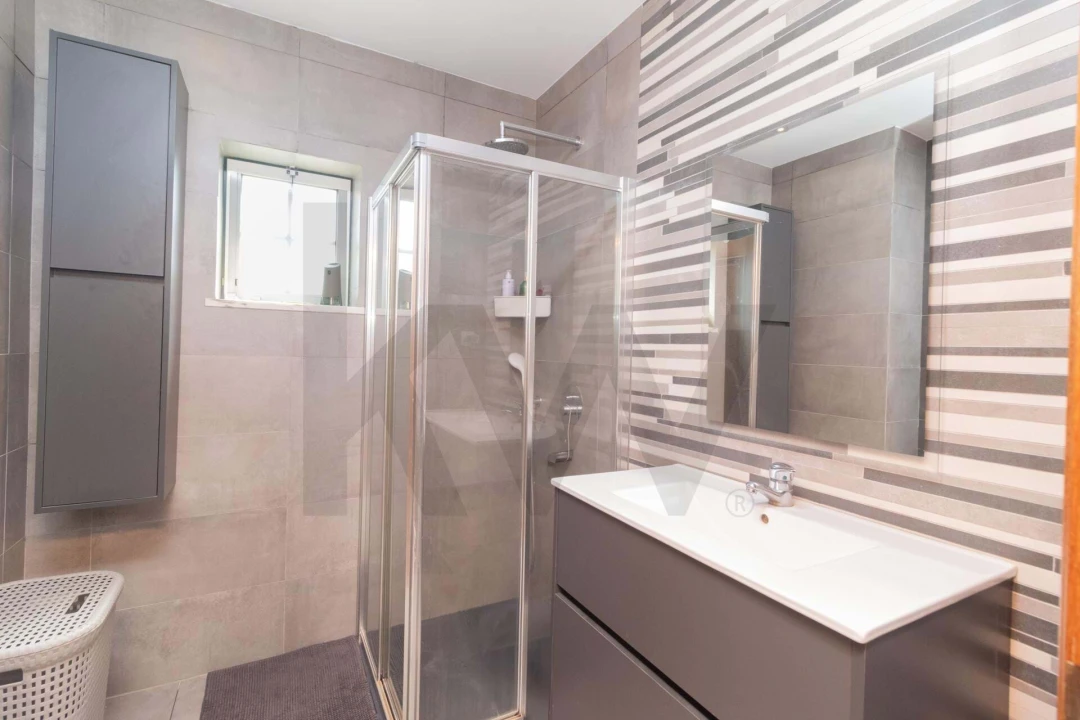 Moradia T5 para Venda em Alvor Foto 17