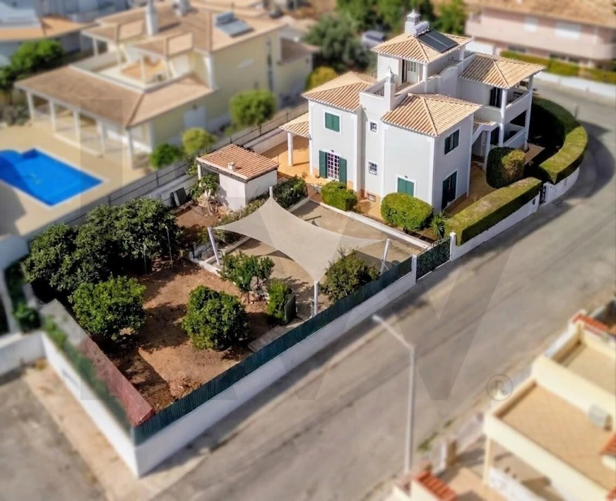 Moradia T5 para Venda em Portimão Foto 1