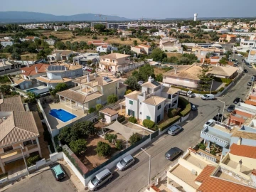 Moradia T5 para Venda em Alvor