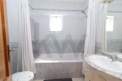 Moradia T5 para Venda em Alvor