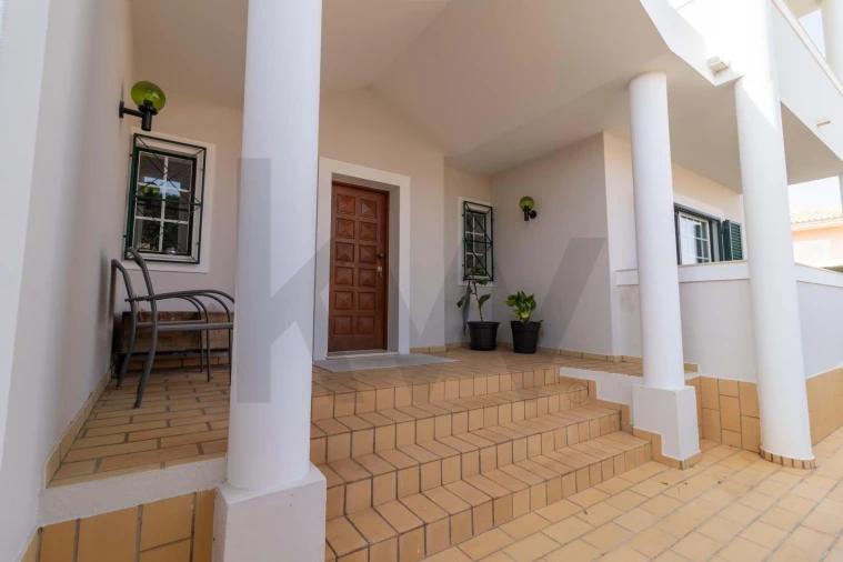 Moradia T5 para Venda em Alvor Foto 4