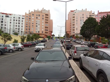 Garagem para Venda em Rio de Mouro