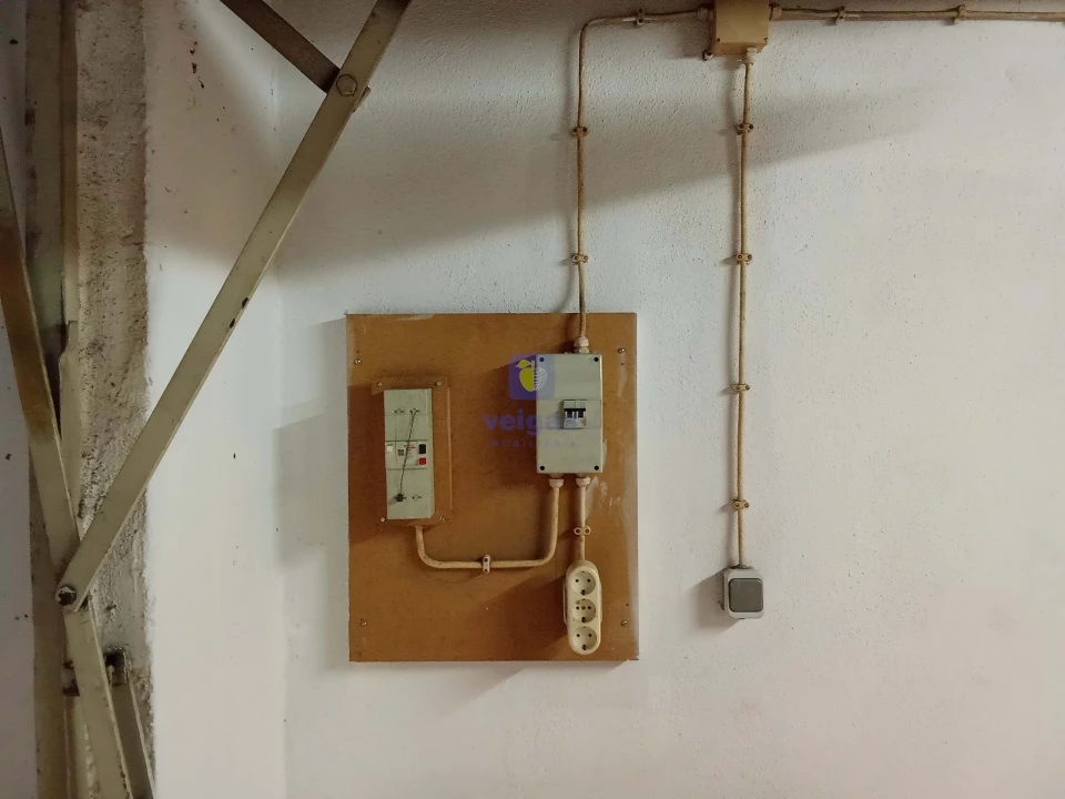 Garagem para Venda em Rio de Mouro Foto 7