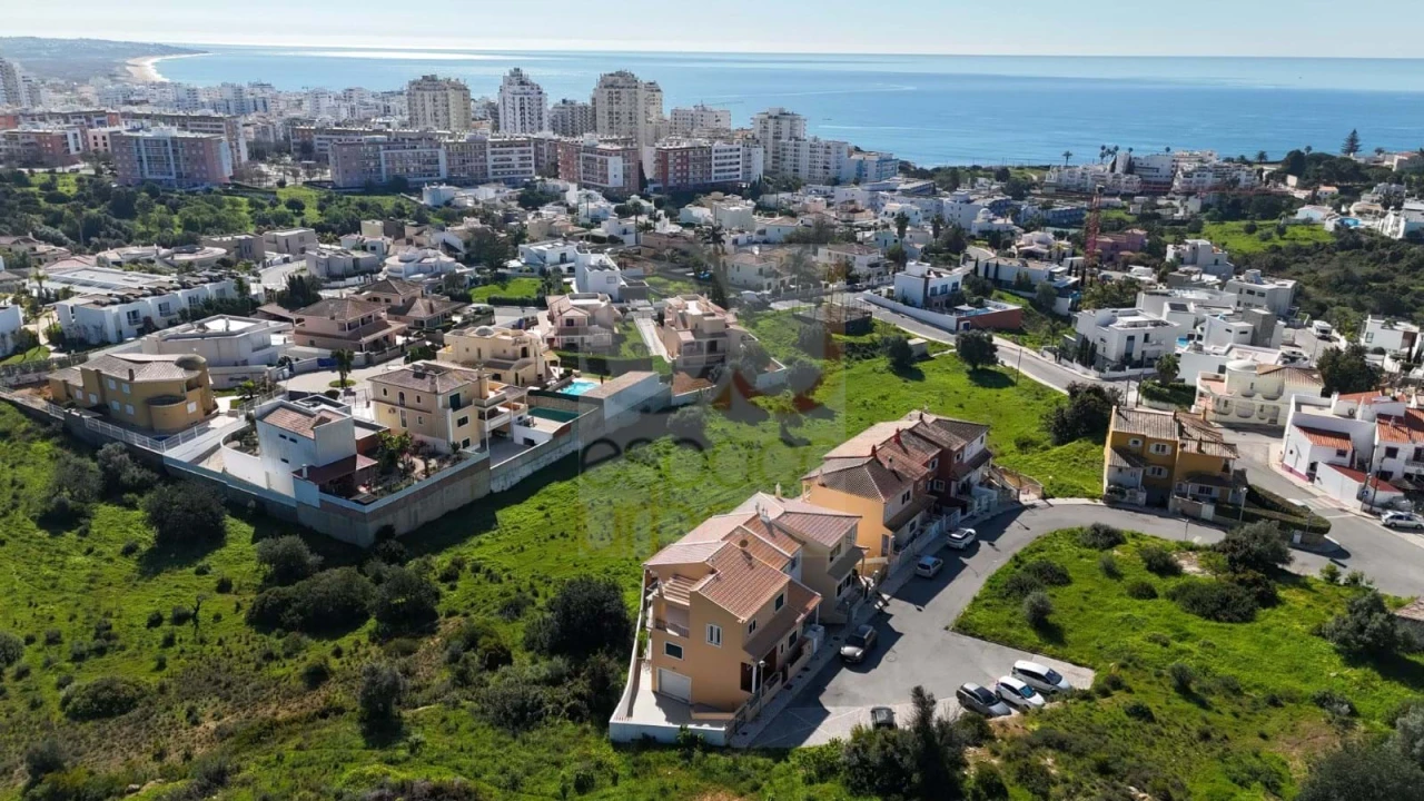 Terreno para Venda em Armação de Pera Foto 13